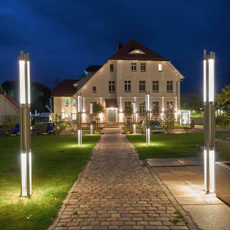 Hotel Und Restaurant Am Peenetal 리에펜 외부 사진