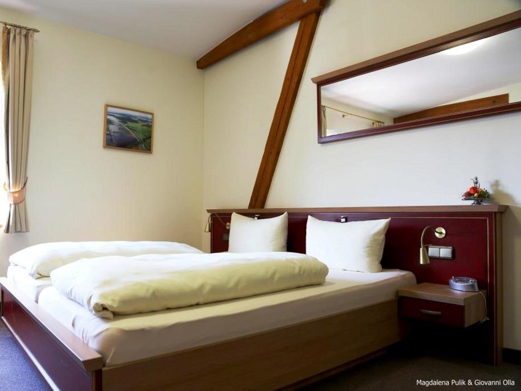 Hotel Und Restaurant Am Peenetal 리에펜 객실 사진
