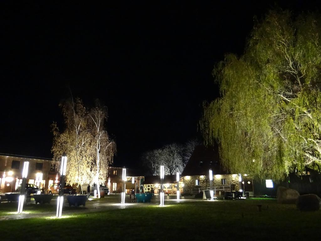 Hotel Und Restaurant Am Peenetal 리에펜 외부 사진