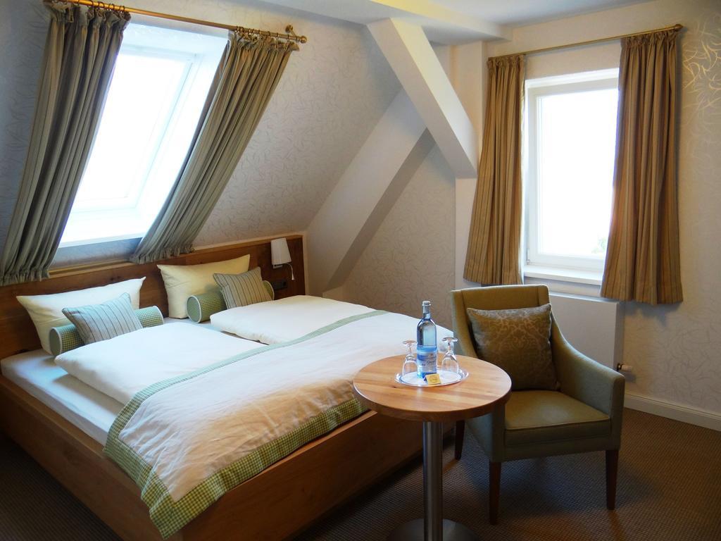 Hotel Und Restaurant Am Peenetal 리에펜 객실 사진